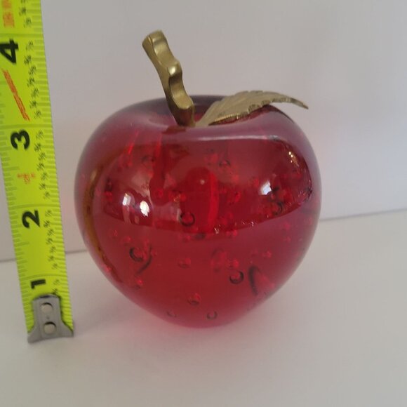 Dynasty Heirloom Red Glass Apple Paperweight With Brass Stem & Leaf - Picture 5 of 6